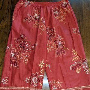 Amy K Su Capris pants